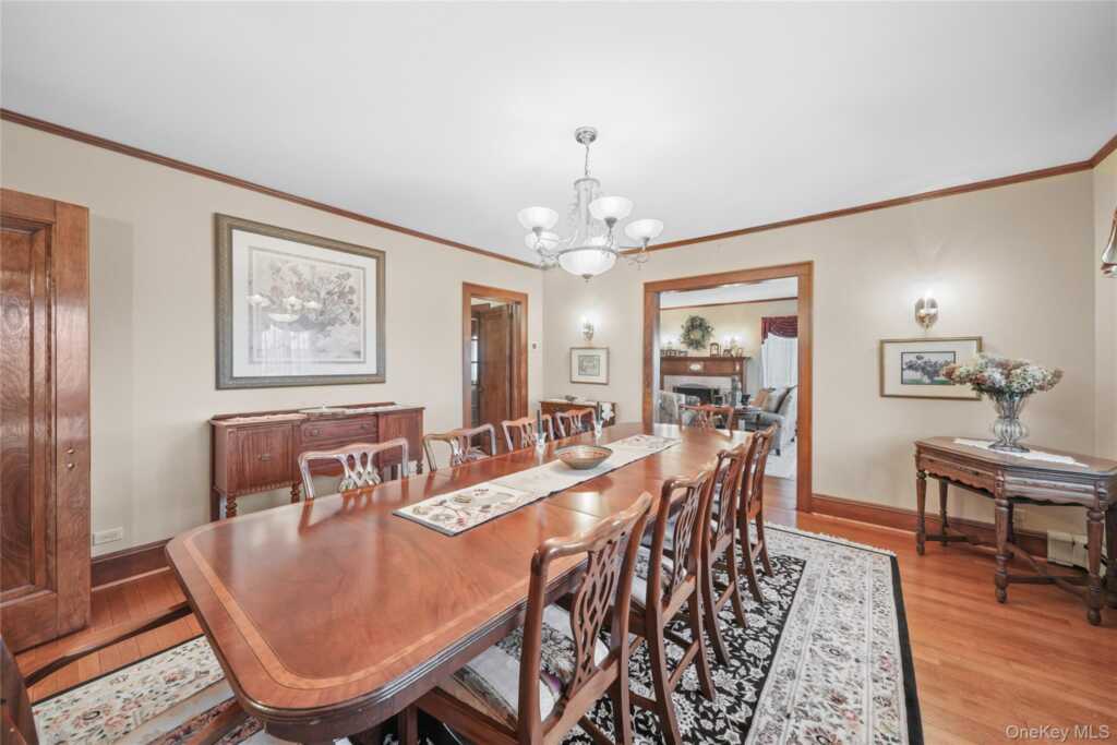 39 Park Circle, White Plains, NY 10603 - Photo 4 of 40