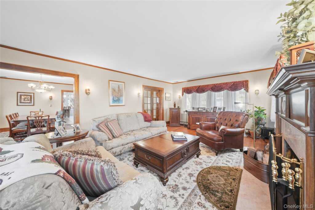 39 Park Circle, White Plains, NY 10603 - Photo 6 of 40