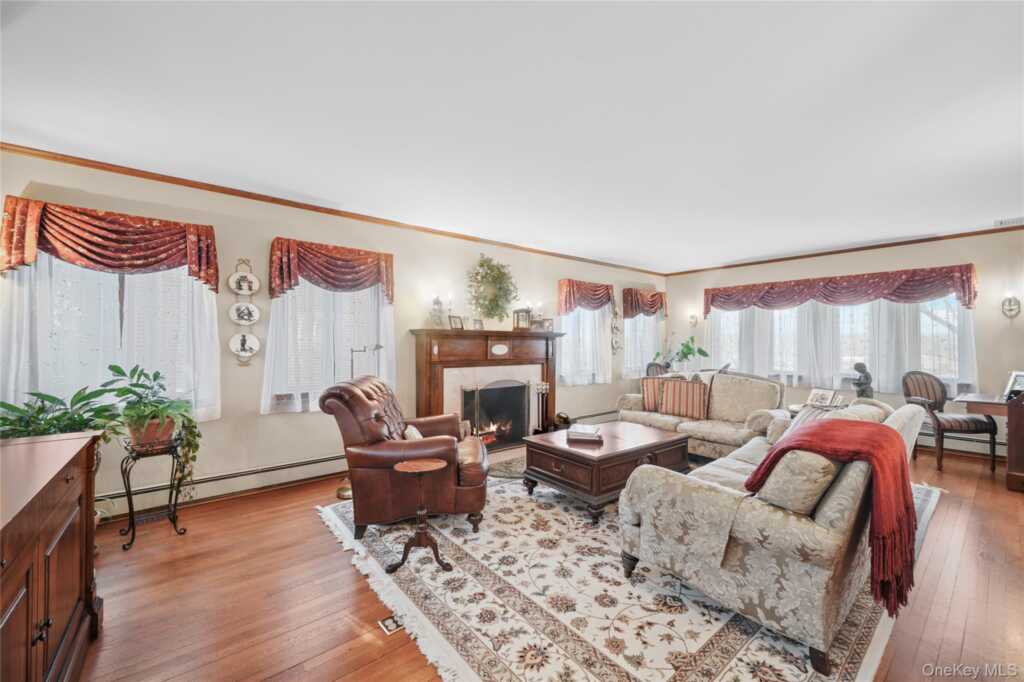 39 Park Circle, White Plains, NY 10603 - Photo 8 of 40