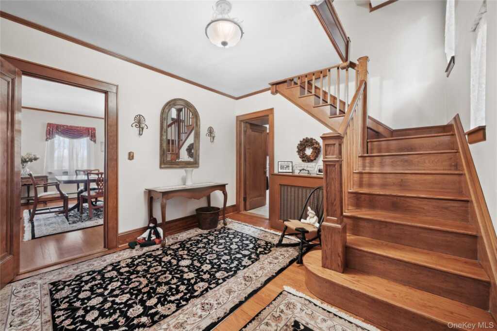 39 Park Circle, White Plains, NY 10603 - Photo 9 of 40