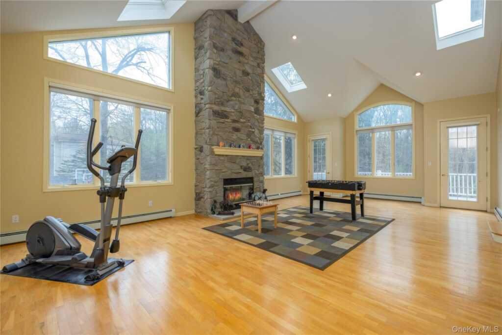 774 Haverstraw Road, Suffern, NY 10901 - Photo 11 of 40