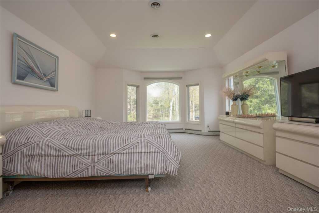 774 Haverstraw Road, Suffern, NY 10901 - Photo 25 of 40