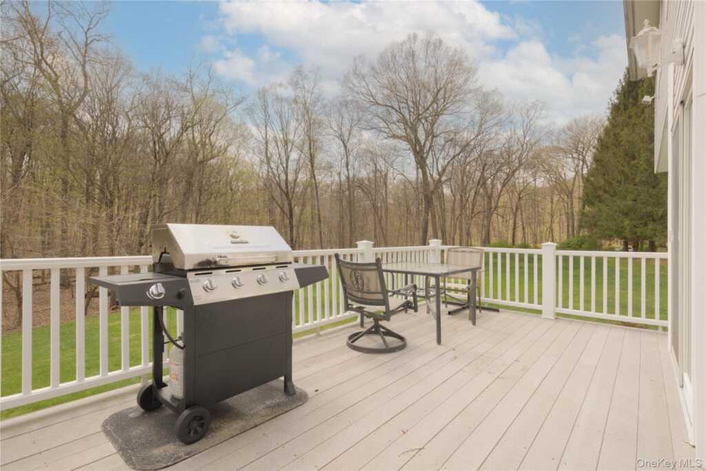 774 Haverstraw Road, Suffern, NY 10901 - Photo 27 of 40