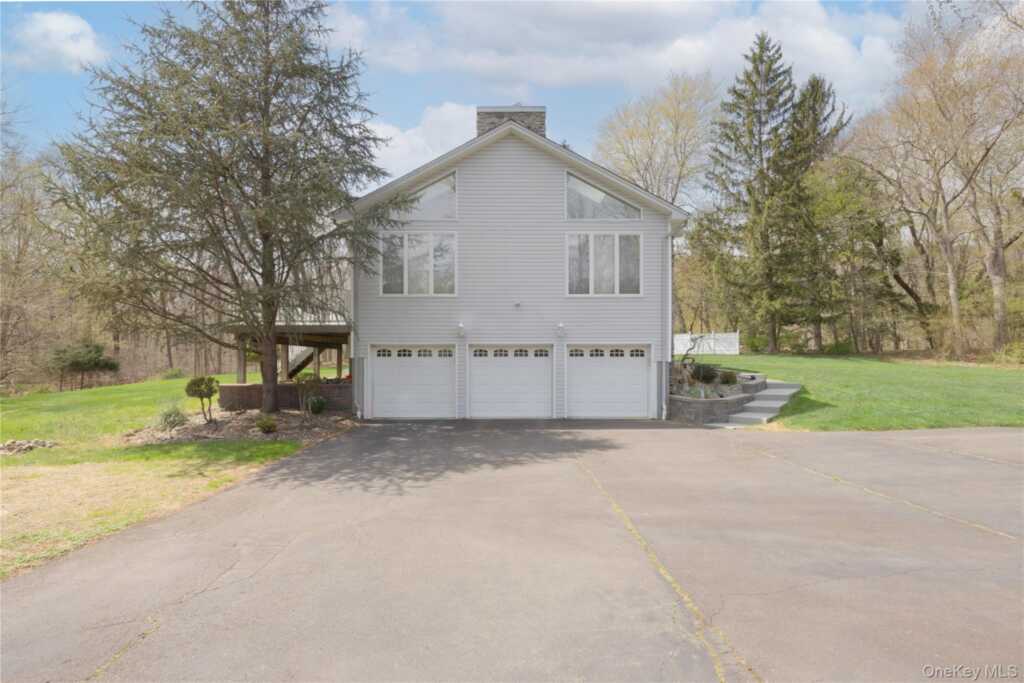 774 Haverstraw Road, Suffern, NY 10901 - Photo 29 of 40