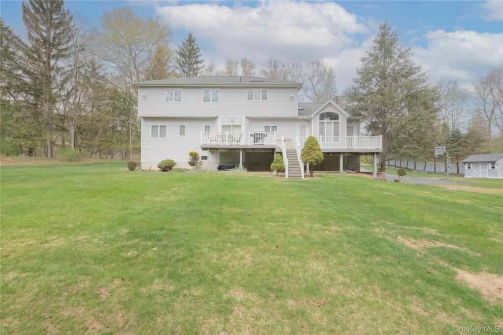 774 Haverstraw Road, Suffern, NY 10901 - Photo 34 of 40