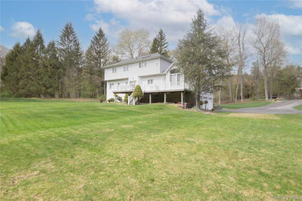 774 Haverstraw Road, Suffern, NY 10901 - Photo 35 of 40