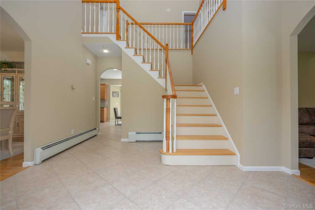 774 Haverstraw Road, Suffern, NY 10901 - Photo 6 of 40