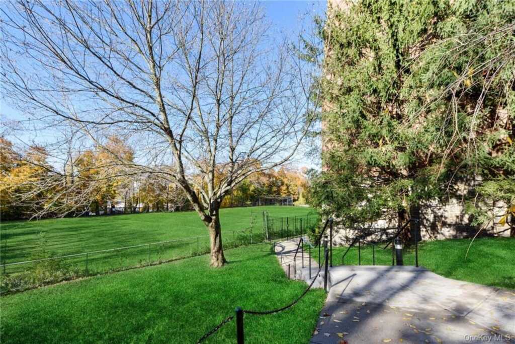 55 Mckinley Avenue, Unit #D2-3, White Plains, NY 10606 - Photo 10 of 17