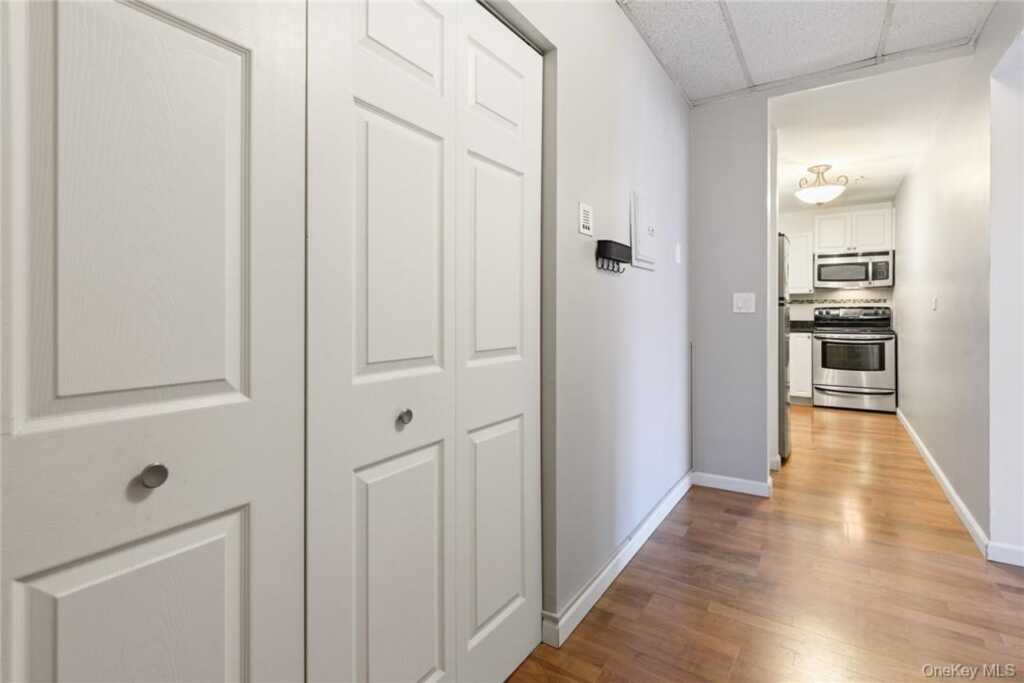 55 Mckinley Avenue, Unit #D2-3, White Plains, NY 10606 - Photo 2 of 17