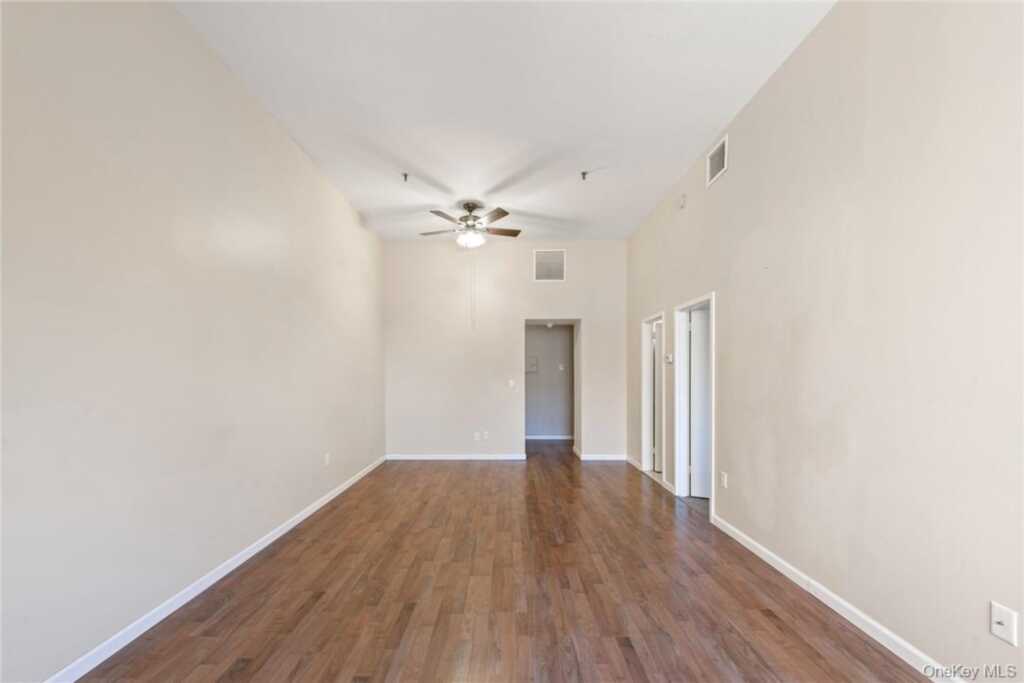 55 Mckinley Avenue, Unit #D2-3, White Plains, NY 10606 - Photo 4 of 17