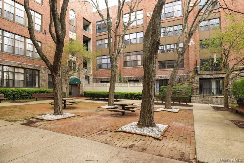 55 Mckinley Avenue, Unit #D2-3, White Plains, NY 10606 - Photo 9 of 17
