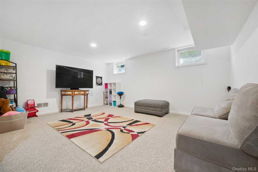 26 Bellefair Road, Rye, NY 10573 - Photo 18 of 33