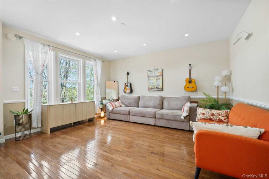 26 Bellefair Road, Rye, NY 10573 - Photo 2 of 33