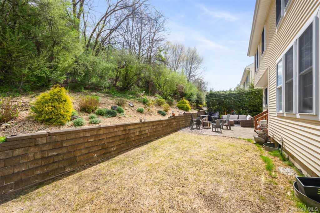 26 Bellefair Road, Rye, NY 10573 - Photo 20 of 33