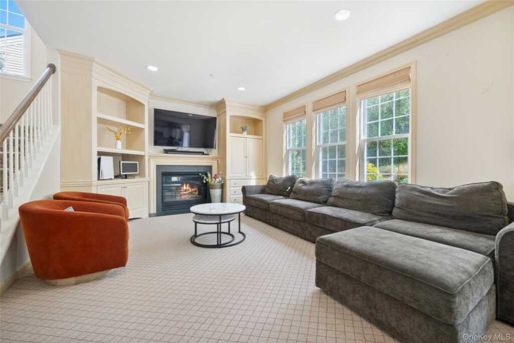 26 Bellefair Road, Rye, NY 10573 - Photo 4 of 33