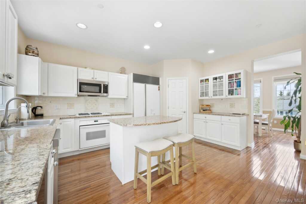 26 Bellefair Road, Rye, NY 10573 - Photo 7 of 33