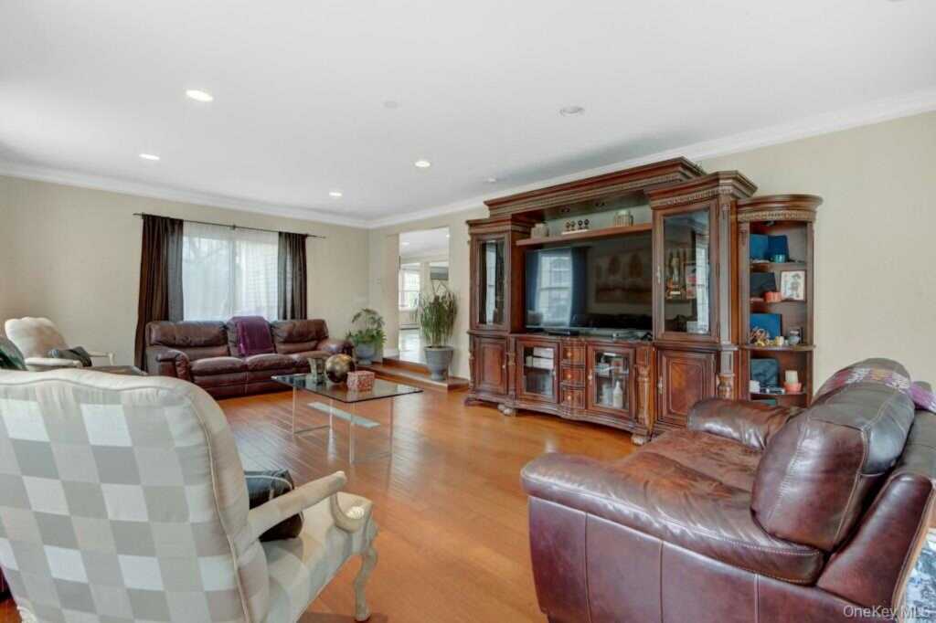 75 N Airmont Road, Suffern, NY 10901 - Photo 14 of 41