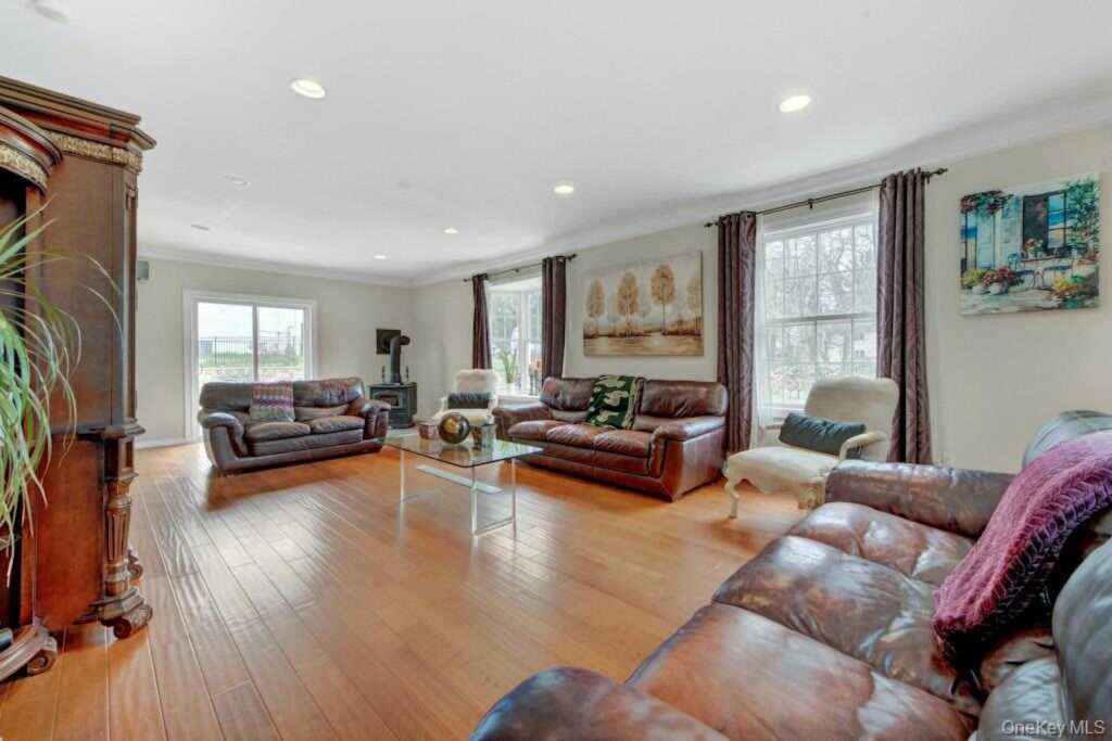 75 N Airmont Road, Suffern, NY 10901 - Photo 15 of 41