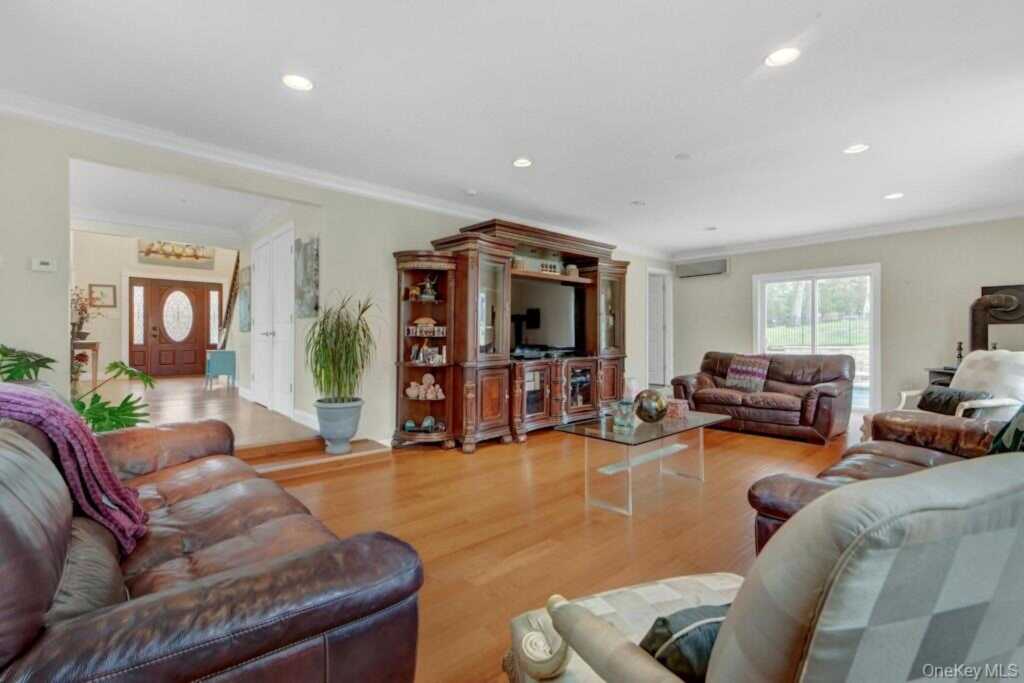 75 N Airmont Road, Suffern, NY 10901 - Photo 16 of 41