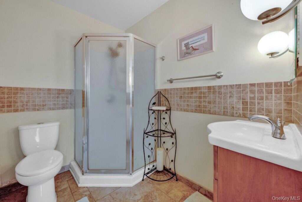 75 N Airmont Road, Suffern, NY 10901 - Photo 19 of 41