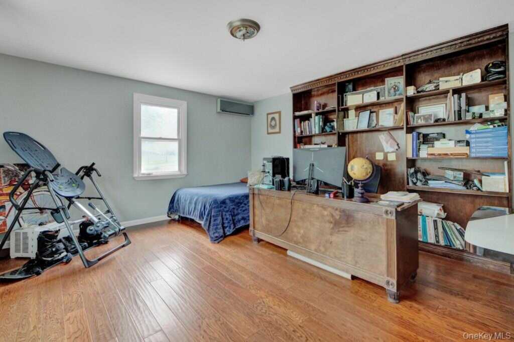 75 N Airmont Road, Suffern, NY 10901 - Photo 25 of 41