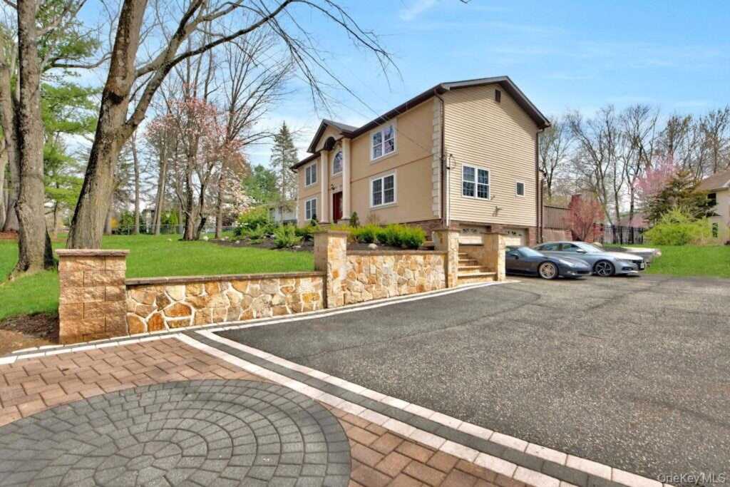 75 N Airmont Road, Suffern, NY 10901 - Photo 5 of 41