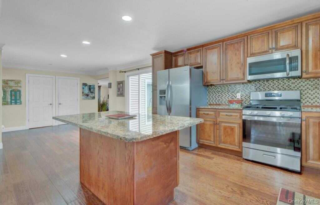 75 N Airmont Road, Suffern, NY 10901 - Photo 8 of 41
