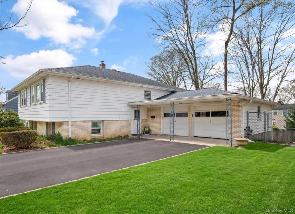 11 Willow Drive, Suffern, NY 10901 - Photo 2 of 26