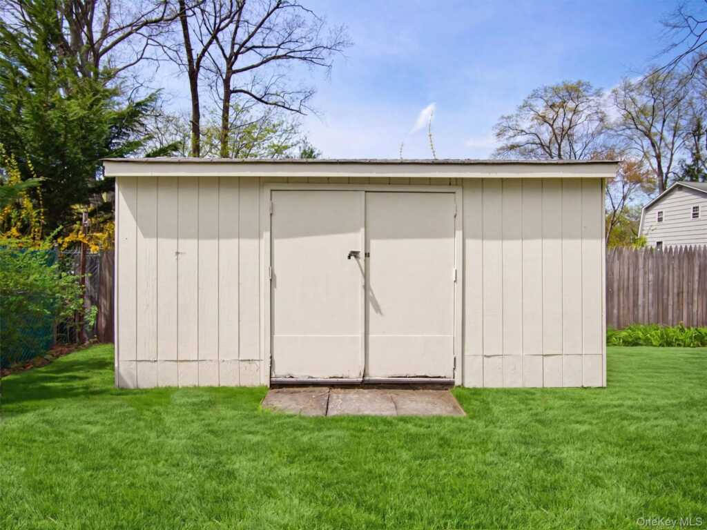 11 Willow Drive, Suffern, NY 10901 - Photo 22 of 26