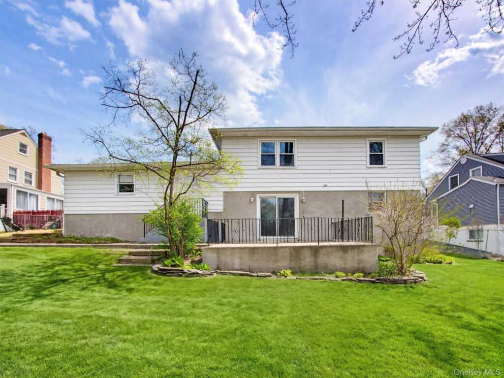 11 Willow Drive, Suffern, NY 10901 - Photo 23 of 26