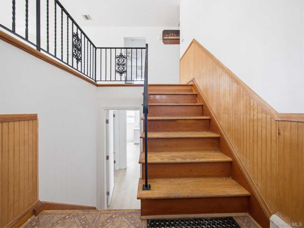 11 Willow Drive, Suffern, NY 10901 - Photo 3 of 26