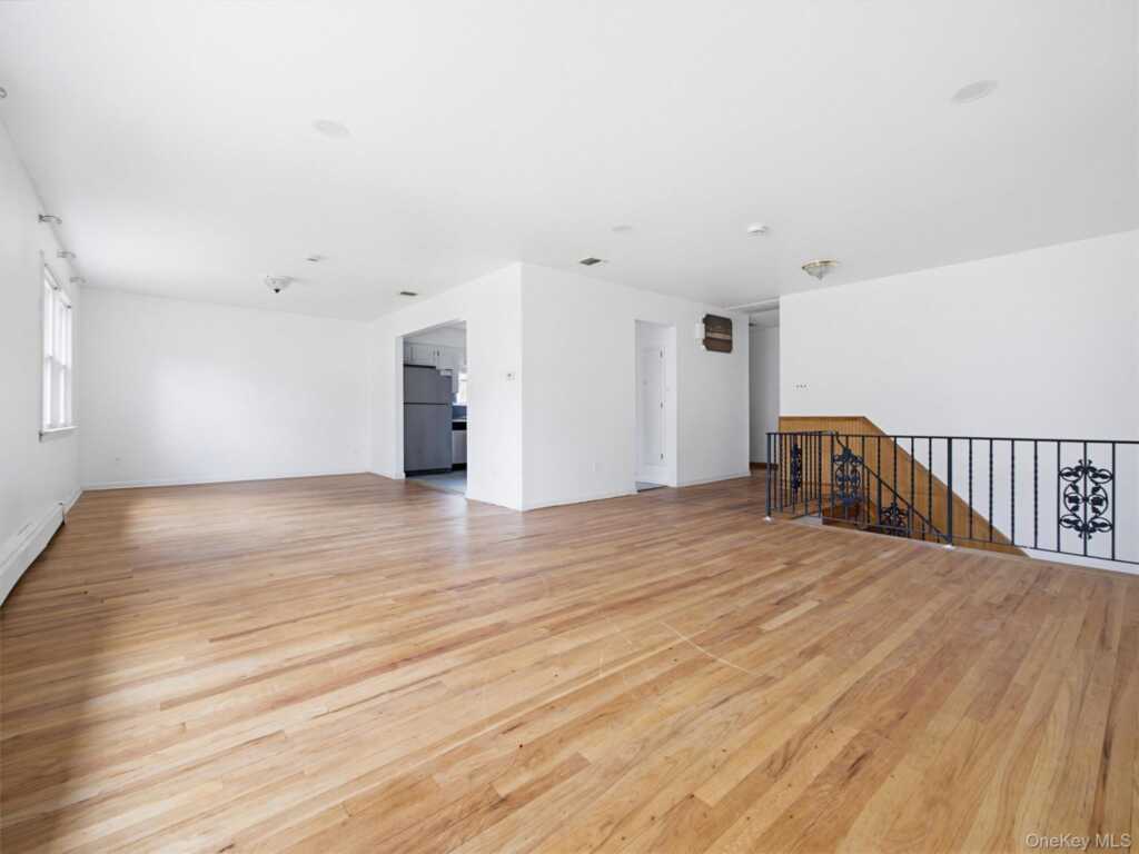 11 Willow Drive, Suffern, NY 10901 - Photo 4 of 26
