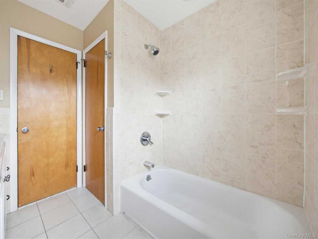 11 Willow Drive, Suffern, NY 10901 - Photo 8 of 26