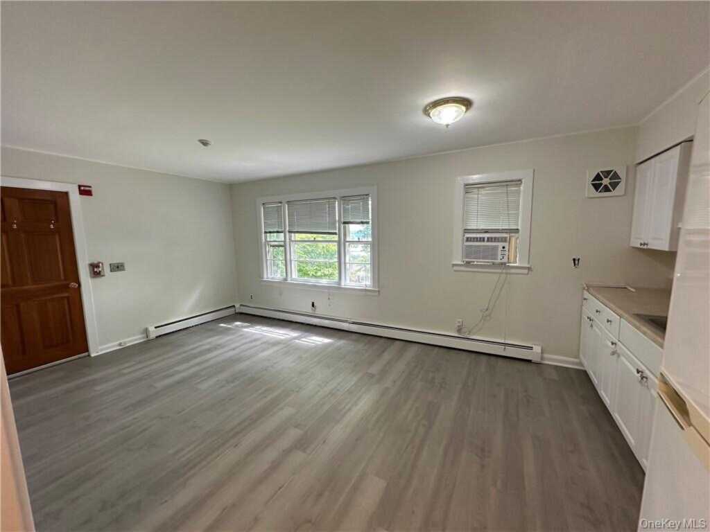 11 Chase Avenue, Nyack, NY 10960 - Photo 3 of 10