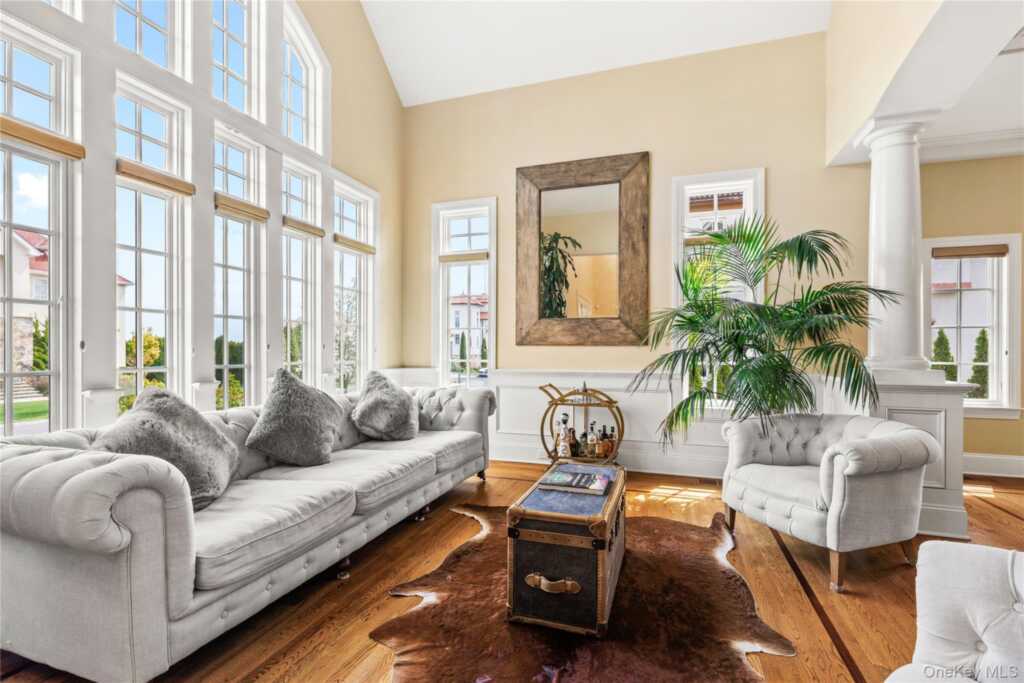 7 Brittany Lane, New Rochelle, NY 10805 - Photo 4 of 29