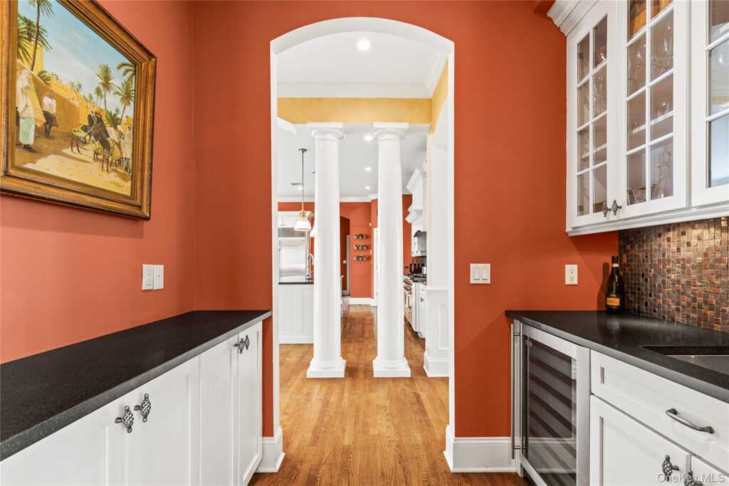 7 Brittany Lane, New Rochelle, NY 10805 - Photo 7 of 29