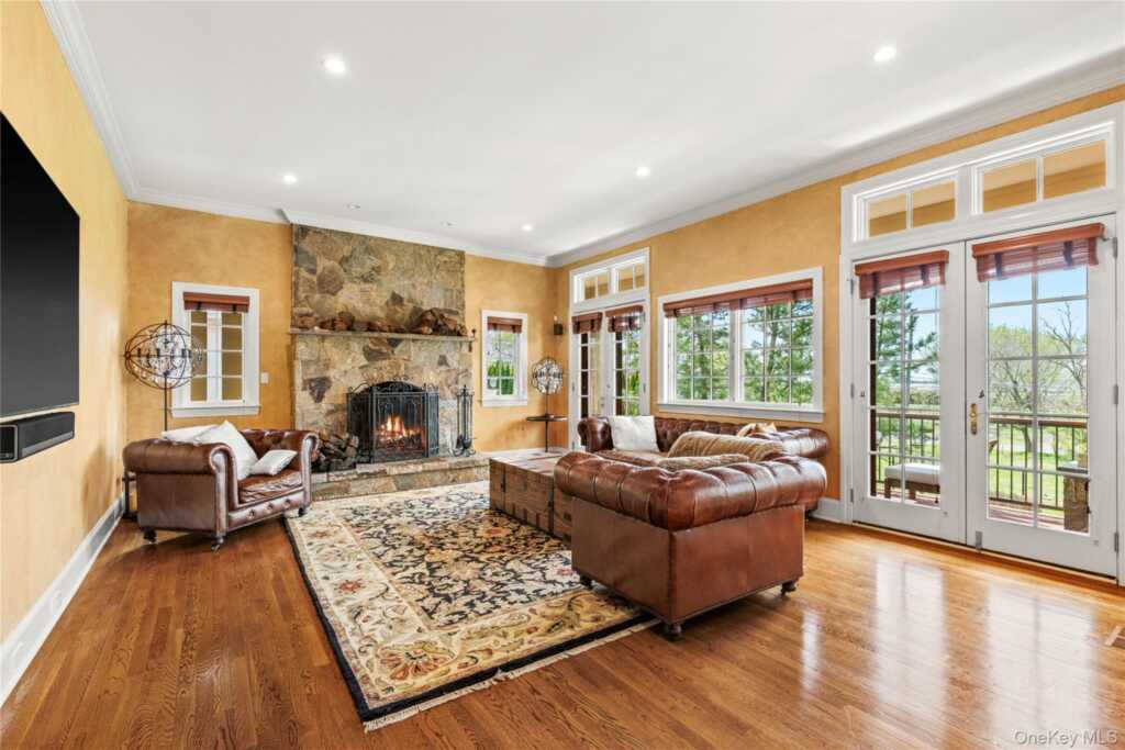 7 Brittany Lane, New Rochelle, NY 10805 - Photo 8 of 29
