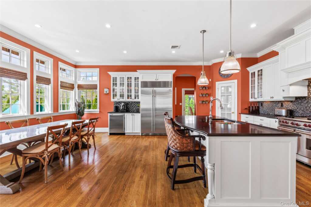 7 Brittany Lane, New Rochelle, NY 10805 - Photo 9 of 29