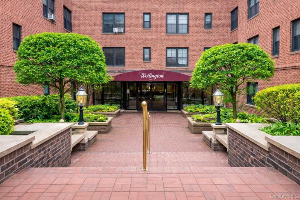 10 Franklin Avenue, Unit #2MEF, White Plains, NY 10601