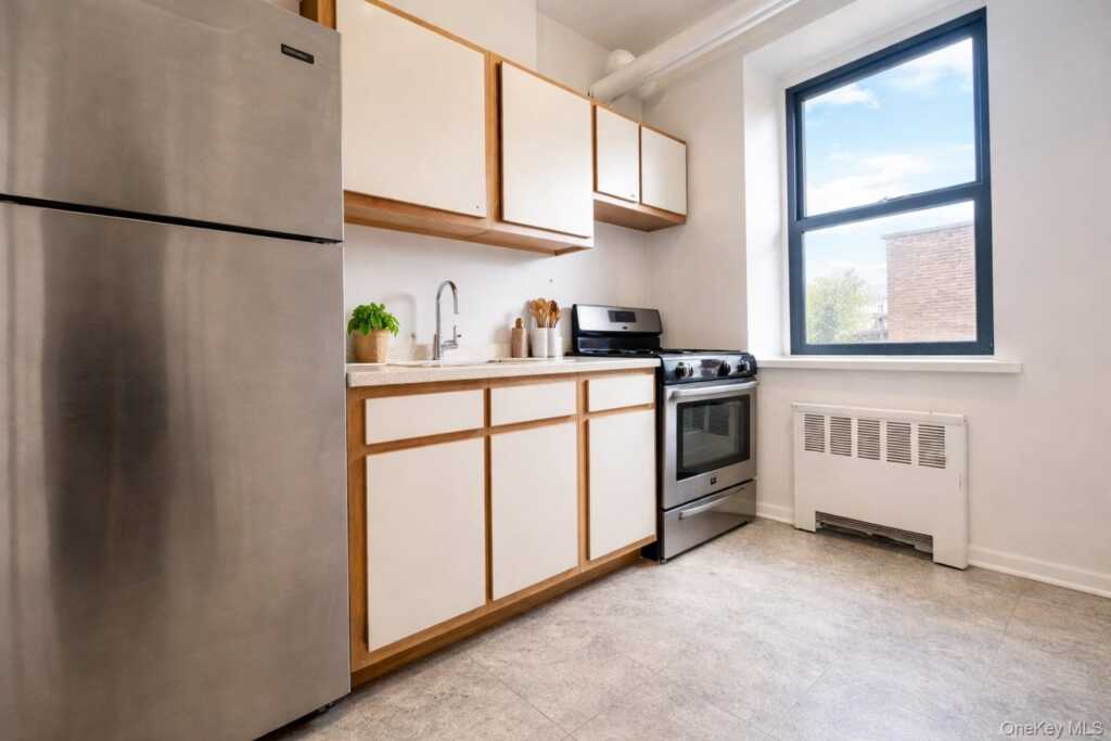 10 Franklin Avenue, Unit #2MEF, White Plains, NY 10601 - Photo 3 of 6