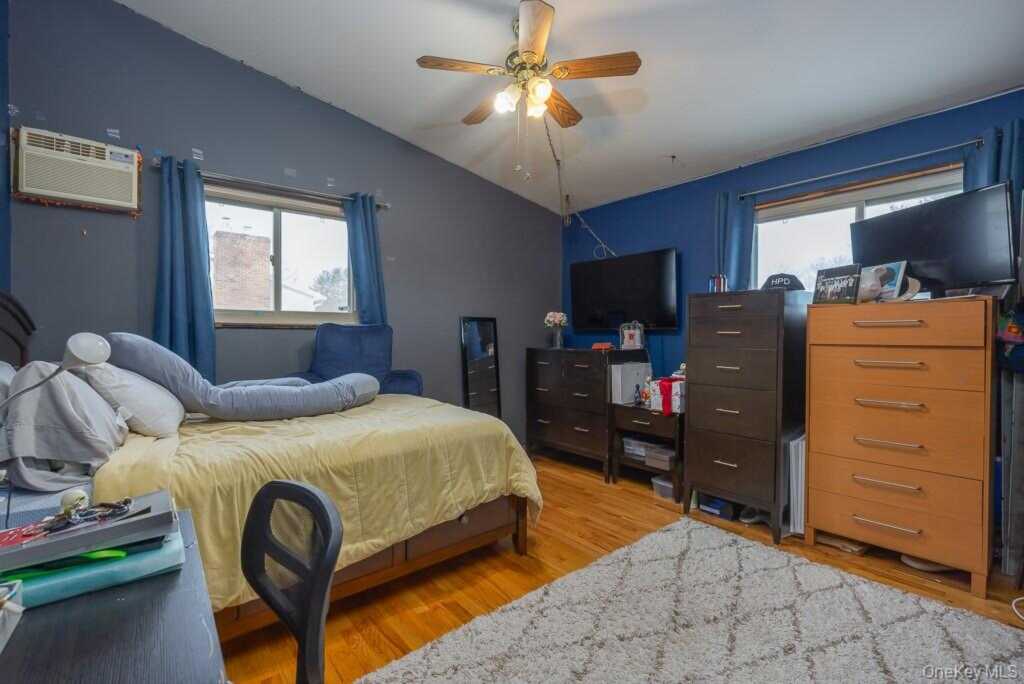 75 Tennyson Drive, Nanuet, NY 10954 - Photo 14 of 21