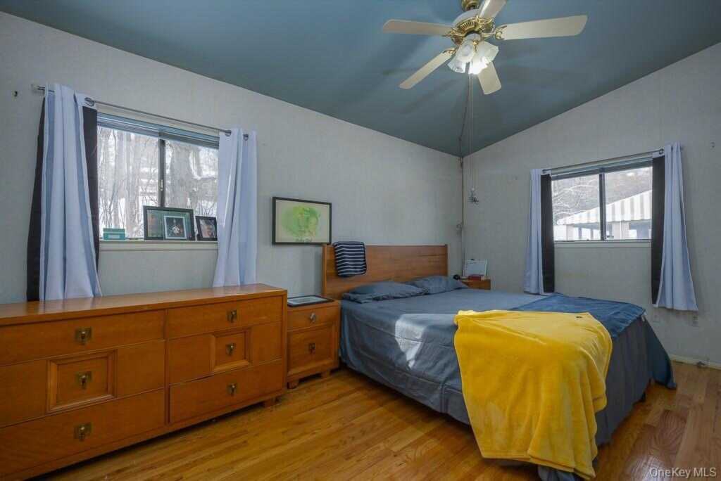 75 Tennyson Drive, Nanuet, NY 10954 - Photo 15 of 21