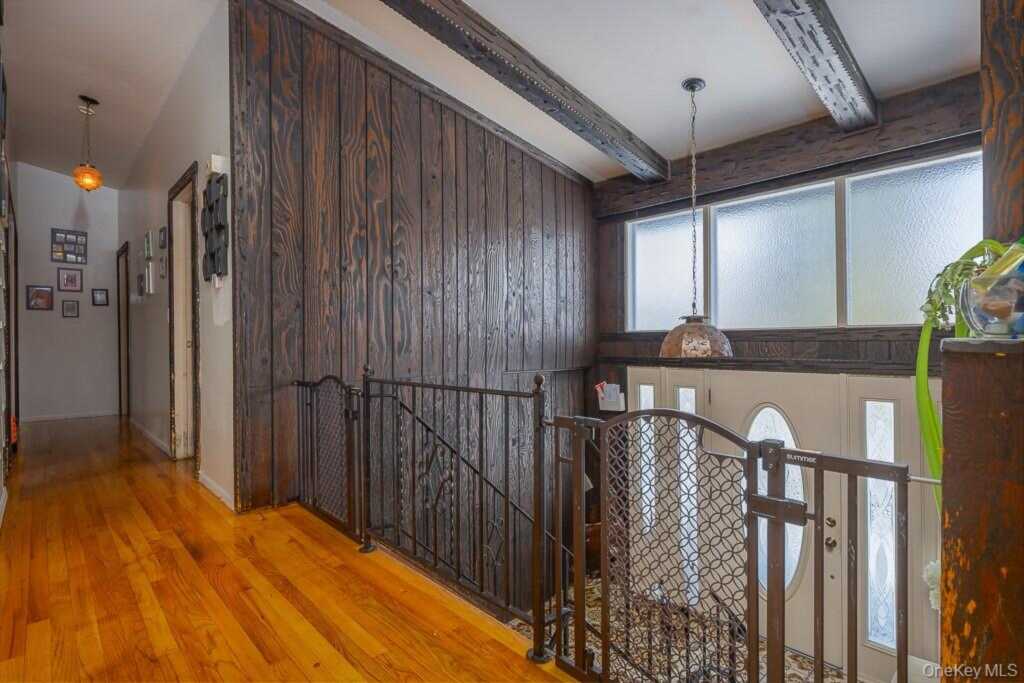 75 Tennyson Drive, Nanuet, NY 10954 - Photo 5 of 21