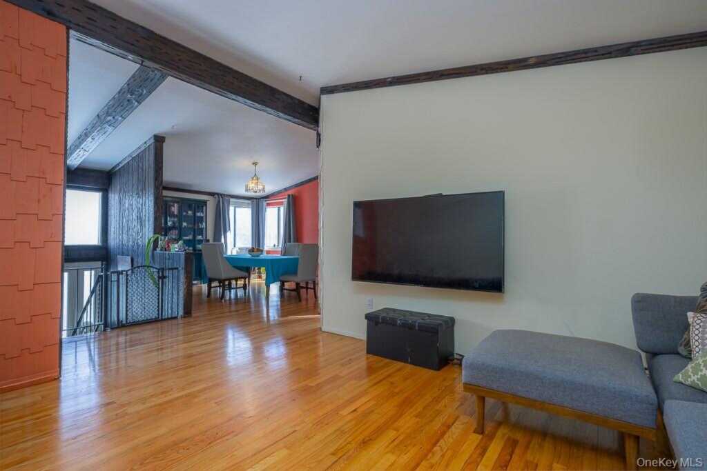 75 Tennyson Drive, Nanuet, NY 10954 - Photo 9 of 21