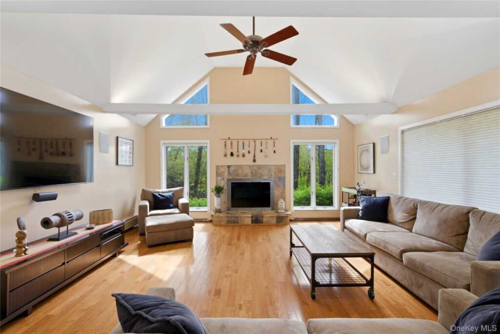 13 Zeck Court, Suffern, NY 10901 - Photo 10 of 36