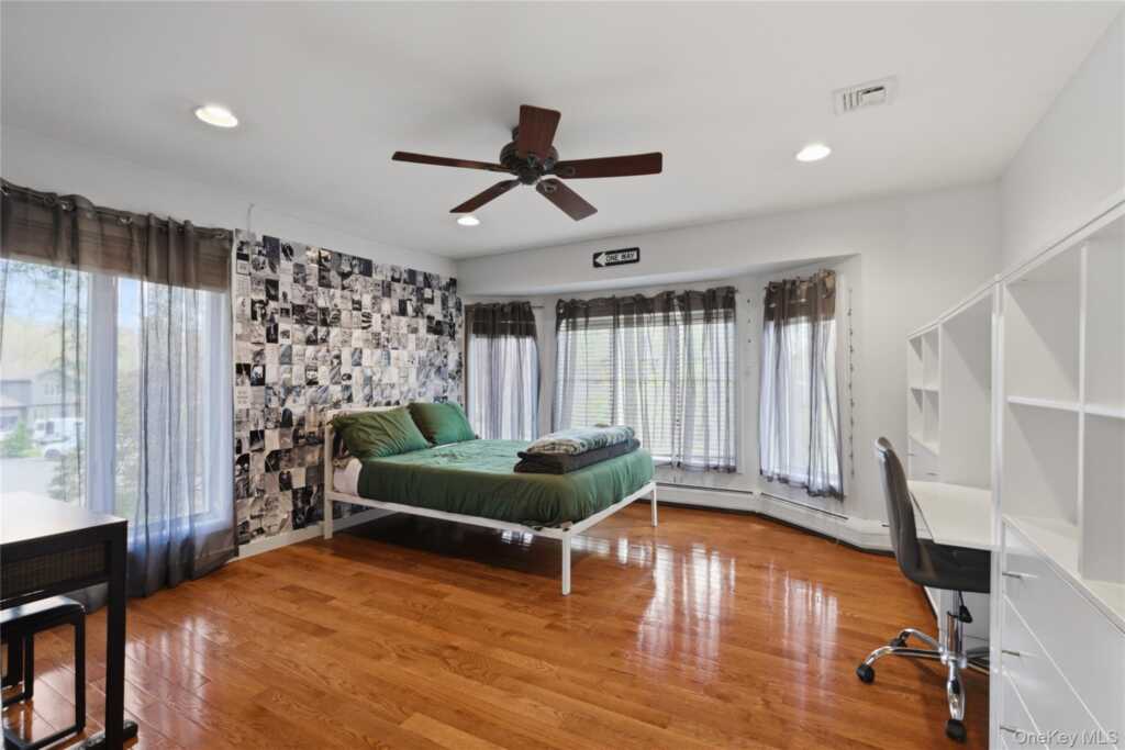 13 Zeck Court, Suffern, NY 10901 - Photo 12 of 36