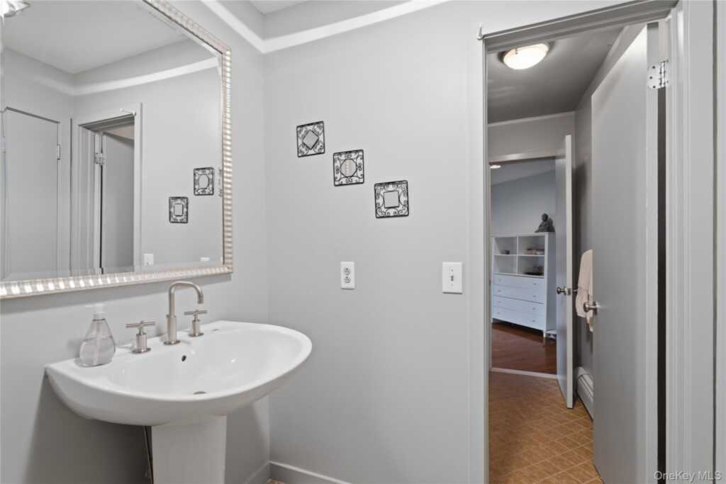 13 Zeck Court, Suffern, NY 10901 - Photo 13 of 36