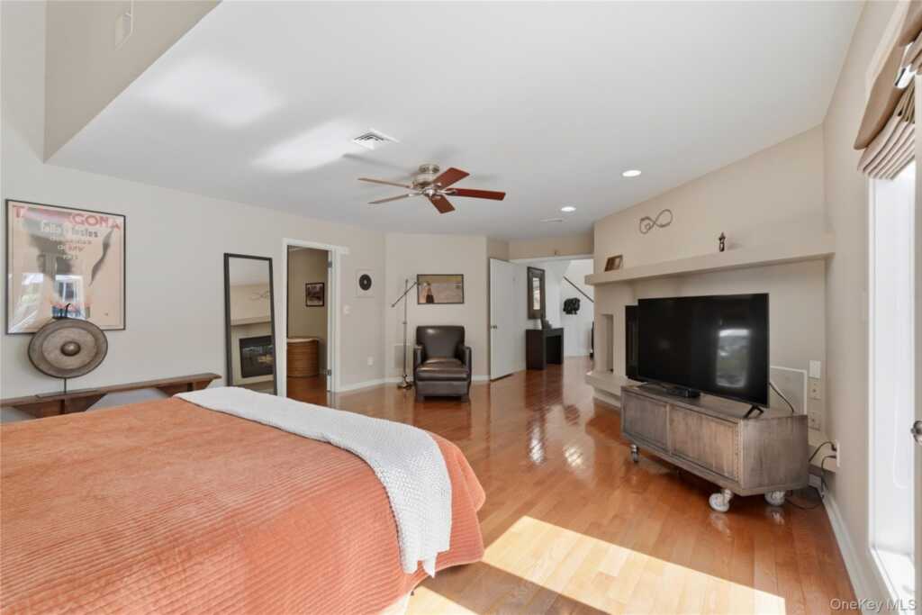 13 Zeck Court, Suffern, NY 10901 - Photo 18 of 36