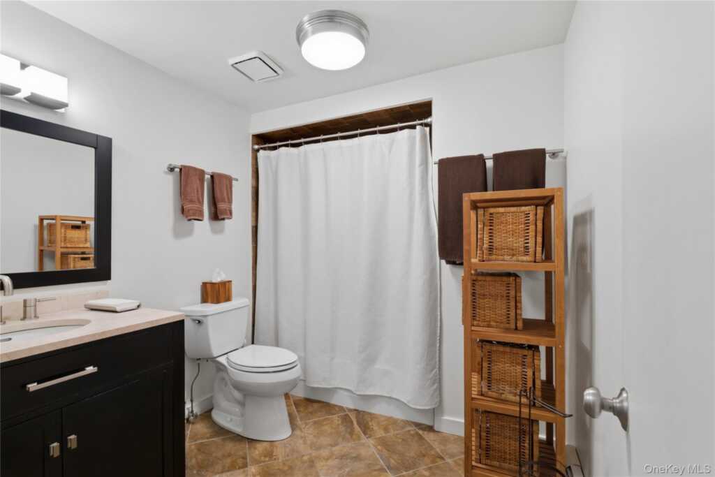 13 Zeck Court, Suffern, NY 10901 - Photo 27 of 36