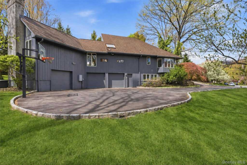 13 Zeck Court, Suffern, NY 10901 - Photo 33 of 36